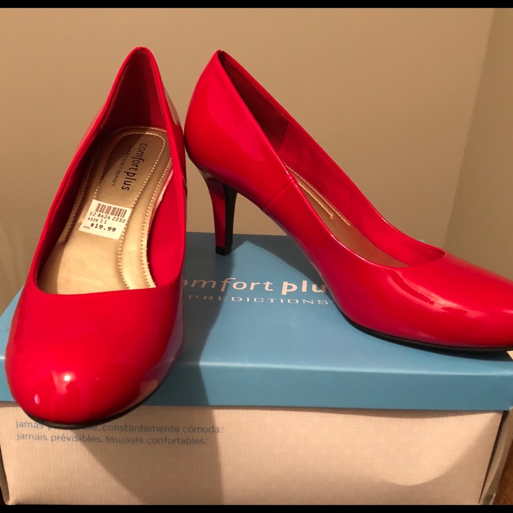 Red pumps